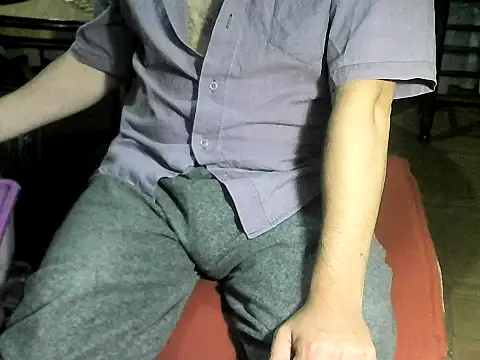 Snapshot of OreCam chatting on 02.14.26 OreCam online show from 02.14.26