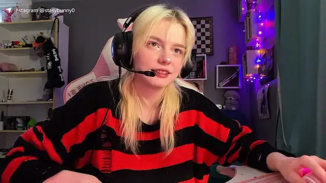 KittyLarva online show from 01.09.26