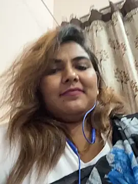 Tamil Smiley Queen online show from 11.29.25