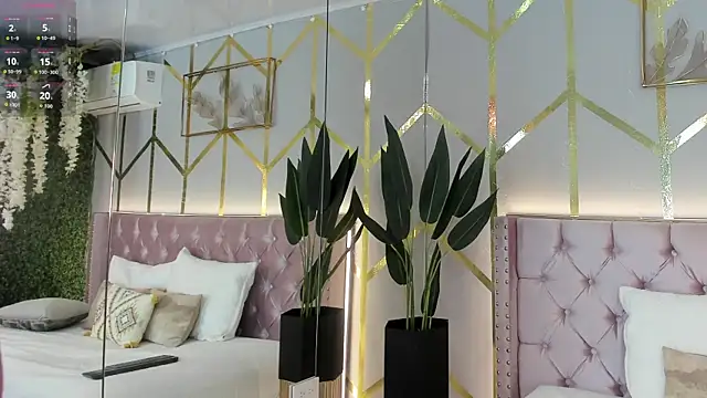 Lola saenz  online show from 02.05.26