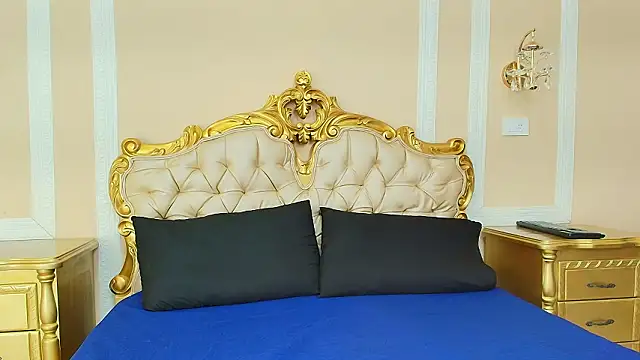 HallieStone online show from 02.10.26