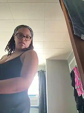 hazeleyedemonx13 online show from 04.20.26