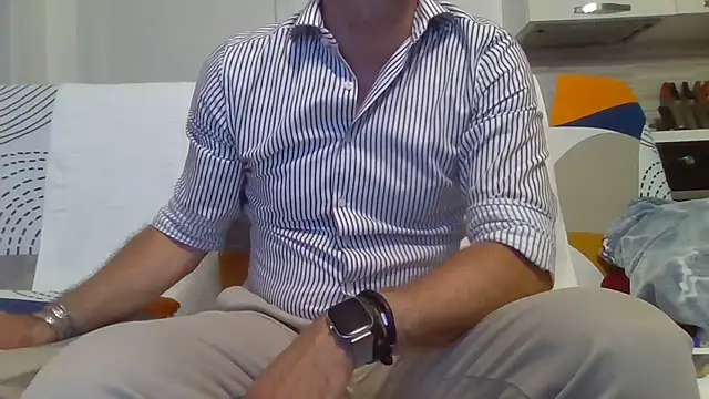 Snapshot of Eroshotlicker chatting on 06.08.26 Eroshotlicker online show from 06.08.26
