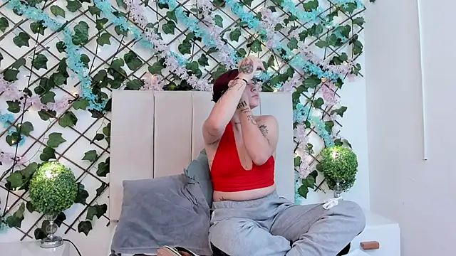 CharlotteBlossom online show from 12.19.25