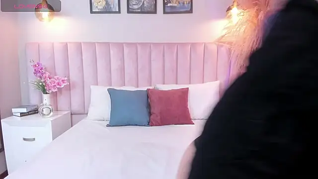 Vera Gold  online show from 12.04.25