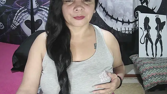 Snapshot of vivian-milf chatting on 06.13.26 vivian-milf online show from 06.13.26