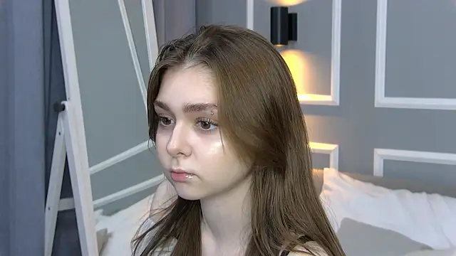 NatalieCroft online show from 12.05.25