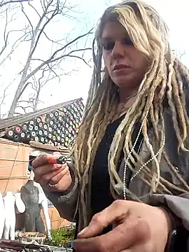 Snapshot of Horny_hippie chatting on 02.08.26 Horny hippie online show from 02.08.26