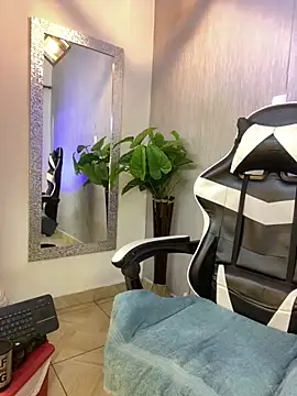 Brand Collins online show from 04.15.26