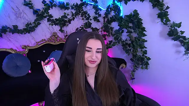 NaomiBaae online show from 11.29.25