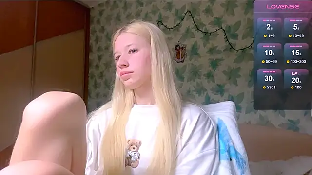 Snapshot of Barbie_Blondie chatting on 03.30.26 Barbie Blondie online show from 03.30.26