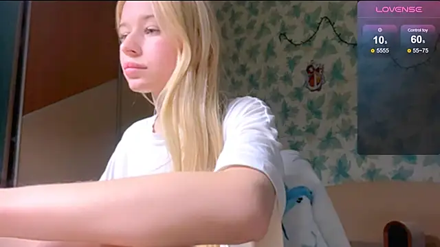 Snapshot of Barbie_Blondie chatting on 04.17.26 Barbie Blondie online show from 04.17.26