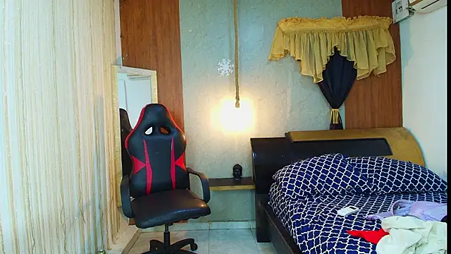 Snapshot of kim_curlyy chatting on 02.19.26 kim curlyy online show from 02.19.26