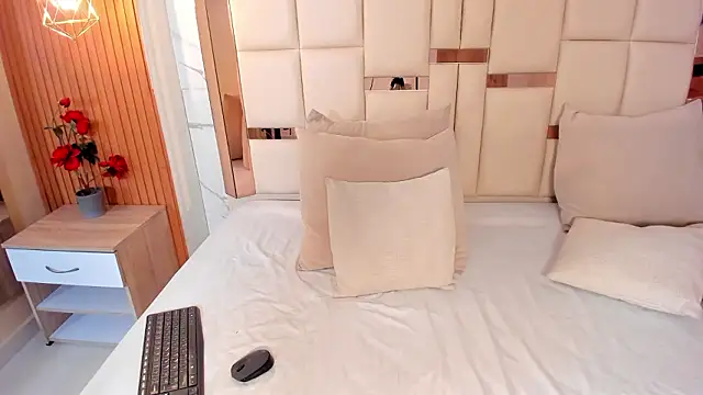 Snapshot of samantha_quinnn chatting on 02.04.26 samantha quinnn online show from 02.04.26