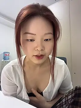 Snapshot of DMG-41 chatting on 06.25.26 DMG-41 online show from 06.25.26