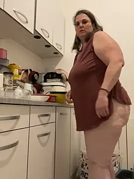 bea french curvy online show from 02.02.26