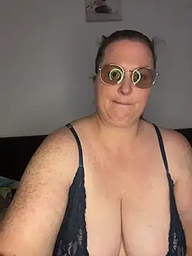 bea french curvy online show from 04.10.26