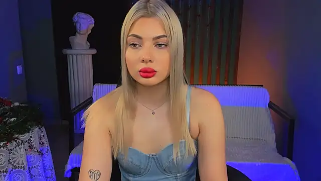 HyileyClark online show from 01.12.26