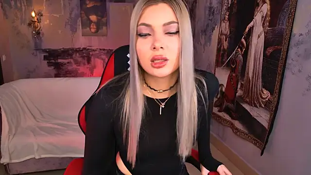 Snapshot of HyileyClark chatting on 03.20.26 HyileyClark online show from 03.20.26