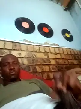 Snapshot of Longinchdick chatting on 11.28.25 Longinchdick online show from 11.28.25