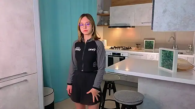 SharriDobes online show from 12.03.25