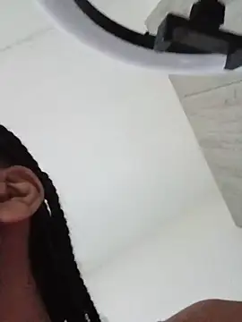 MsParisSmith online show from 12.16.25