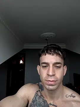 Snapshot of hazarcannn chatting on 04.22.26 hazarcannn online show from 04.22.26