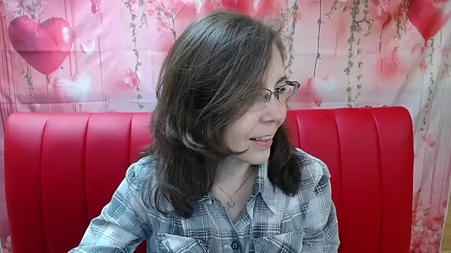Snapshot of DaisyEdit chatting on 04.18.26 DaisyEdit online show from 04.18.26