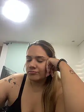 LoreinnFox online show from 04.25.26