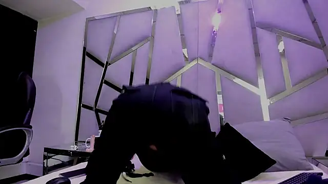 Alyssa Noah online show from 04.17.26