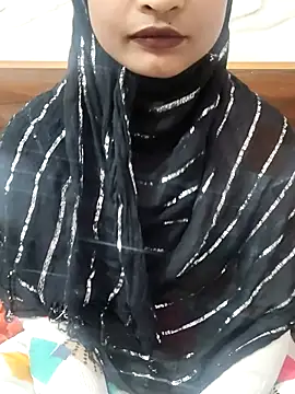 Snapshot of Zoyaa-Zubair chatting on 12.02.25 Zoyaa-Zubair online show from 12.02.25