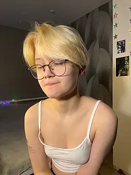 LunaDoreann online show from 01.17.26