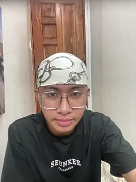 Snapshot of asiantwink0000 chatting on 02.07.26 asiantwink0000 online show from 02.07.26