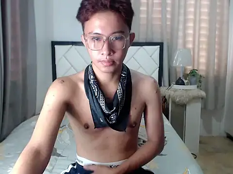 Snapshot of asiantwink0000 chatting on 02.13.26 asiantwink0000 online show from 02.13.26