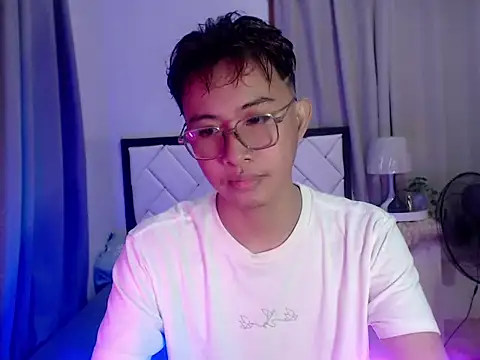 Snapshot of asiantwink0000 chatting on 02.19.26 asiantwink0000 online show from 02.19.26