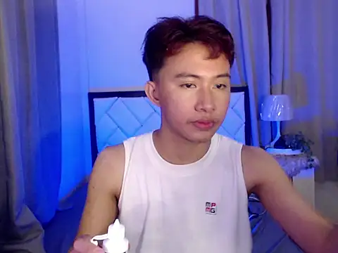 Snapshot of asiantwink0000 chatting on 02.25.26 asiantwink0000 online show from 02.25.26