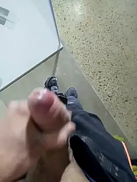 nofaceloverss online show from 12.22.25