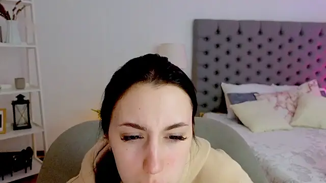 Miss  Linn online show from 02.05.26