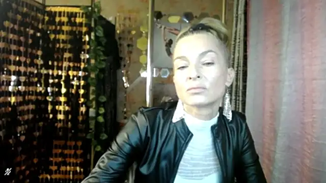 Snapshot of Soniakiss chatting on 07.28.26 Soniakiss online show from 07.28.26
