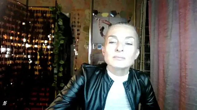Snapshot of Soniakiss chatting on 07.28.26 Soniakiss online show from 07.28.26