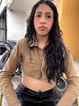 MiaScott Pink online show from 01.05.26