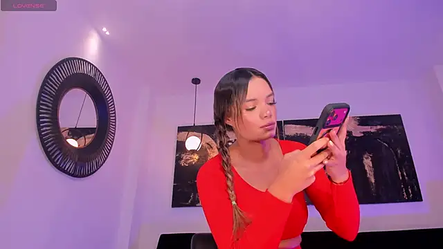 LisaFlowers  online show from 04.14.26