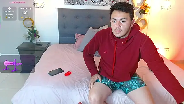 Snapshot of natsu_drak1 chatting on 11.28.25 natsu drak1 online show from 11.28.25