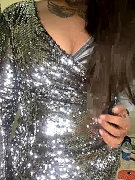 Snapshot of de115088 chatting on 11.28.25 de115088 online show from 11.28.25