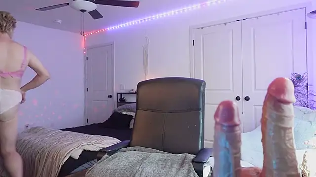 Snapshot of Mona_The_MILF chatting on 12.03.25 Mona The MILF online show from 12.03.25