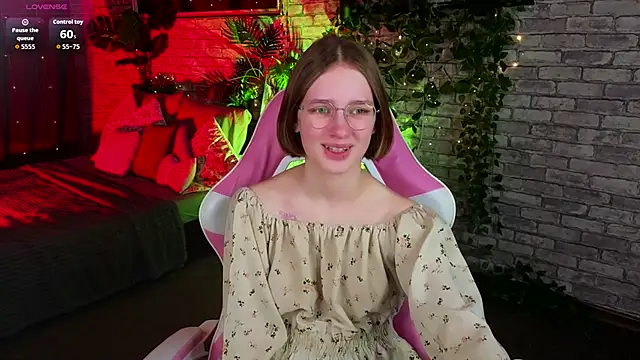 Mia Mooore online show from 01.13.26