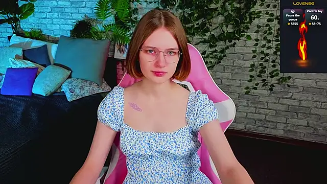 Snapshot of Mia_Mooore chatting on 02.01.26 Mia Mooore online show from 02.01.26