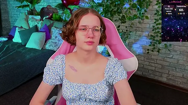 Snapshot of Mia_Mooore chatting on 02.12.26 Mia Mooore online show from 02.12.26