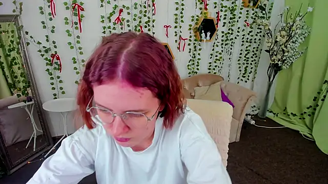 Snapshot of Mia_Mooore chatting on 02.18.26 Mia Mooore online show from 02.18.26