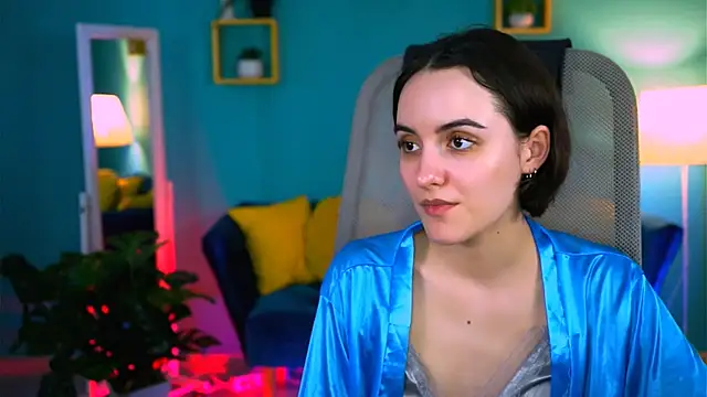 KateWillows online show from 02.15.26